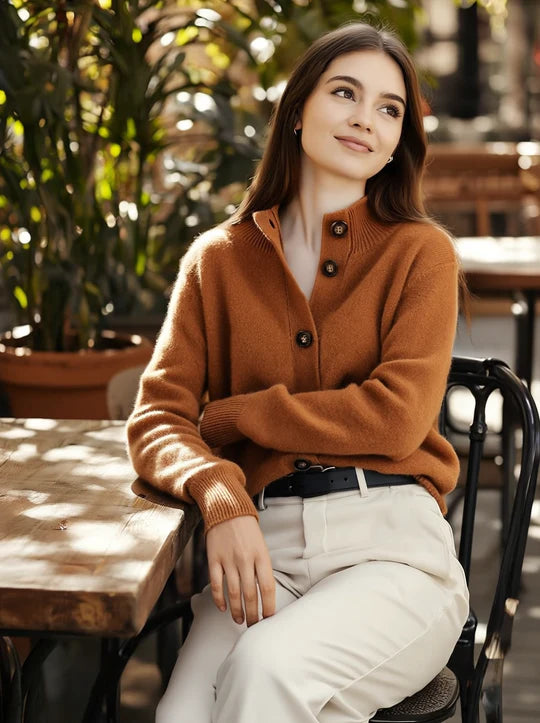 Mara – Die weiche und elegante Strickjacke für Damen